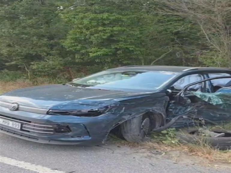 Çatalcada korkunç kaza: 3 araç birbirine girdi, 4 yaralı