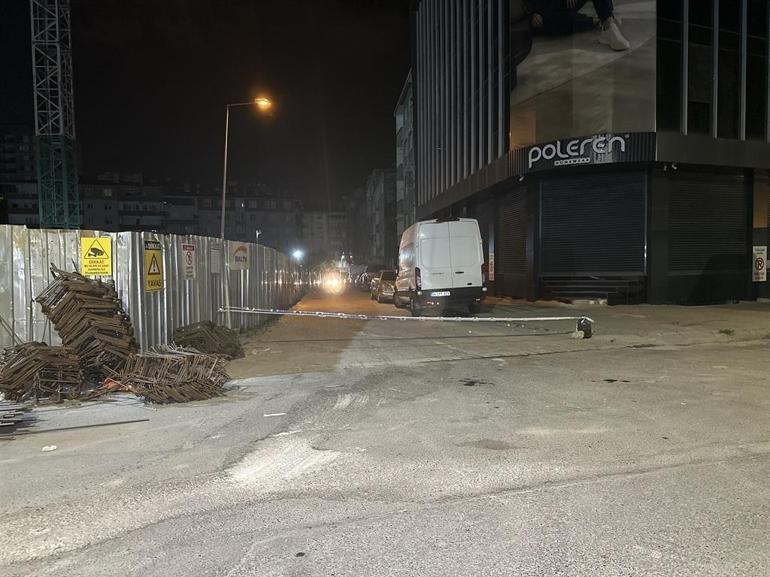 Sultangazide korkulu gece: Toprak kaydı, sokak kapatıldı