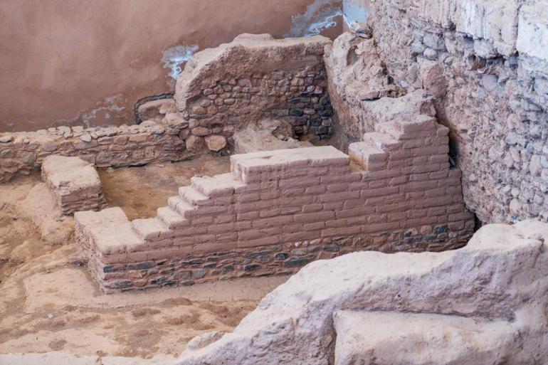 Manisada gün yüzüne çıktı Parayı bulan Lidyalıların gizemini pişmiş tuğla ele verdi