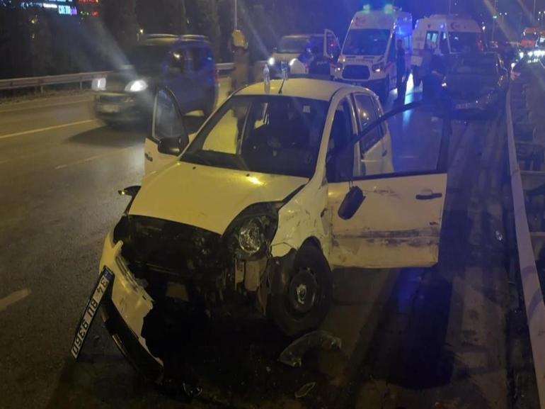 Ümraniyede caddede kan aktı: 4 araç birbirine girdi
