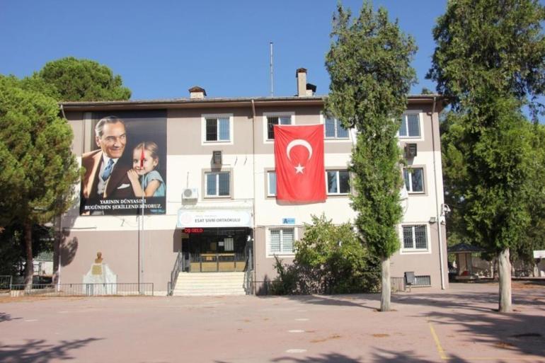 Denizlide depreme dayanaksız olduğu belirlenen okulda belirsizlik sürüyor