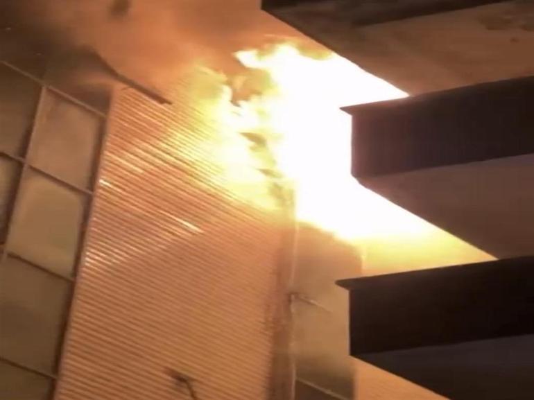 7 katlı plaza alevler içinde kaldı: Beykozda itfaiyenin zorlu mesaisi