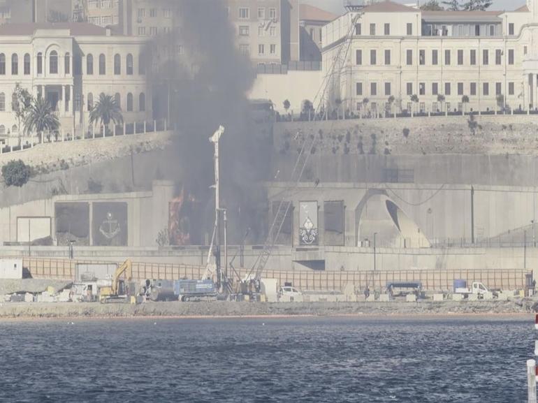 Beyoğlunda korkunç yangın: Her noktadan görüldü