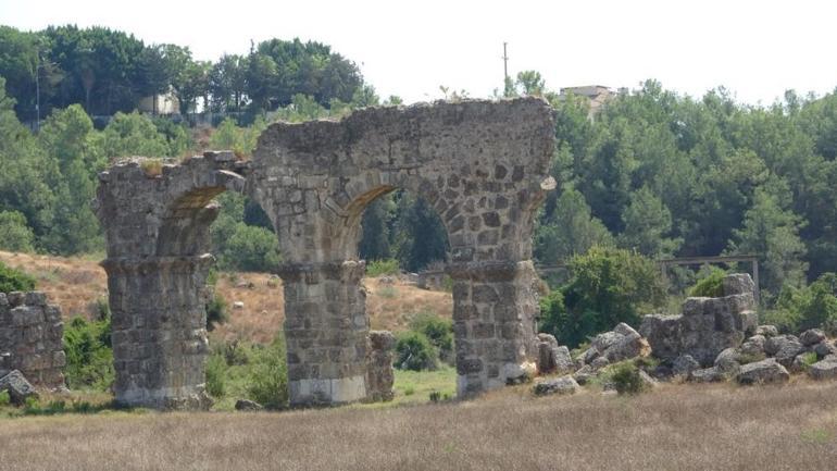 Antalyada tarihi su kemerleri zamana meydan okuyamadı: Acilen yapılmalı