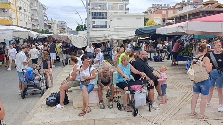 Antalyada akın ettiler Esnaf, turistleri görünce inanamadı