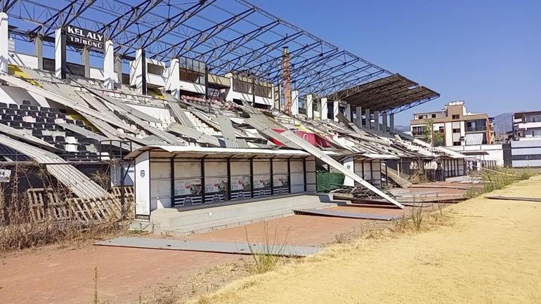 Fenerbahçenin efsane ismi yetişmişti Tarihi stadyum yıkılıyor