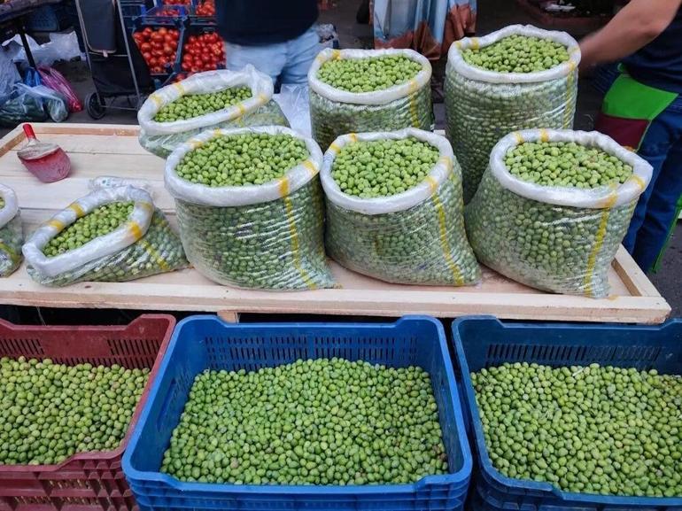 Yeşil zeytin Diyarbakır’daki tezgahlarda yerini aldı: İşte kilo fiyatı