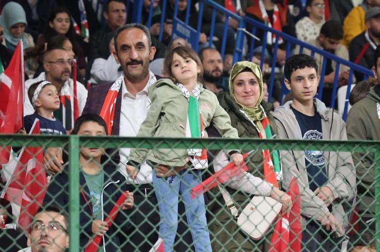 Konyaspor ile Filistin Milli Takımı arasındaki dostluk maçı Anlamlı mesajlar verildi