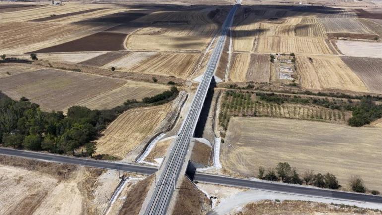Seyahat süresi 4 saatten 1,5 saate düşecek 9 Ekimde hizmete açılacak