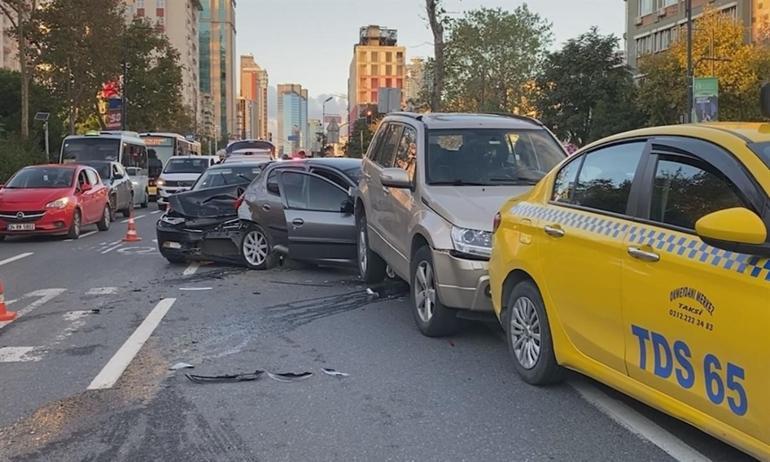 Beşiktaşta 5 araç kazaya karıştı: 2 yaralı