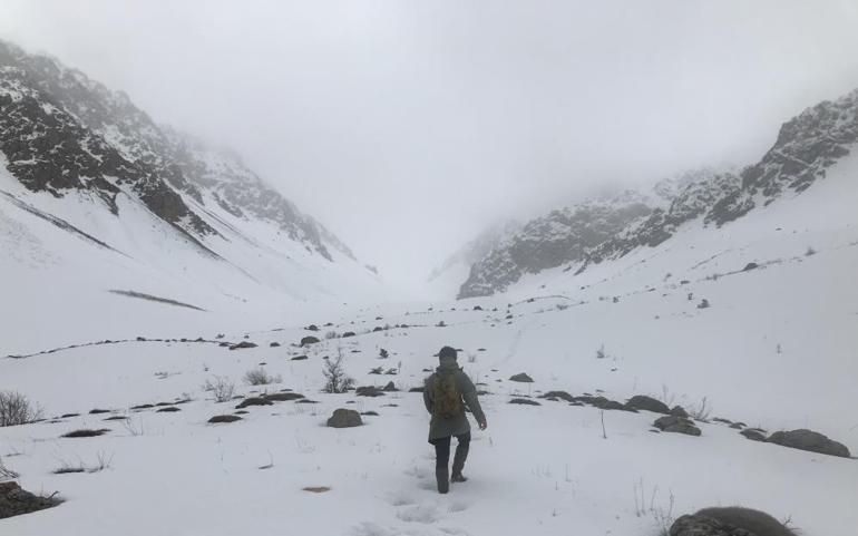Hava bir anda soğudu, zirvelere kar yağdı