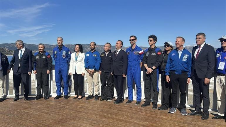 Bakan Kacır, Türk ve yabancı astronotlar ile Salda Gölü’nde bilim merkezi açtı