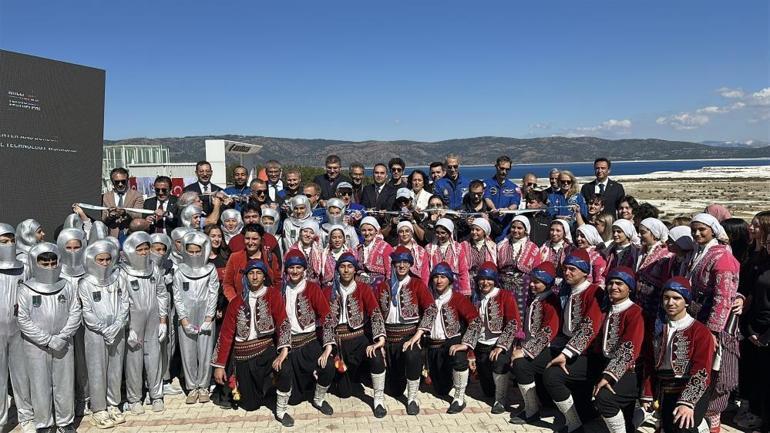 Bakan Kacır, Türk ve yabancı astronotlar ile Salda Gölü’nde bilim merkezi açtı