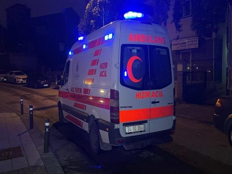 Kadıköy’de 3 katlı ahşap köşkte yangın