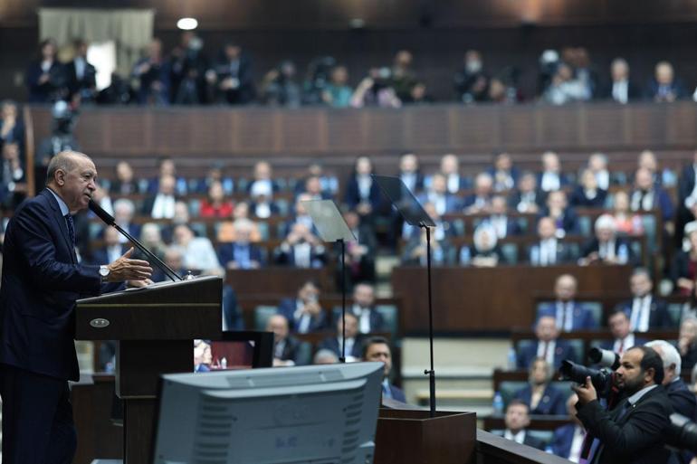 Cumhurbaşkanı Erdoğandan Özgür Özele tepki: Hayırdır kiminle savaştasınız