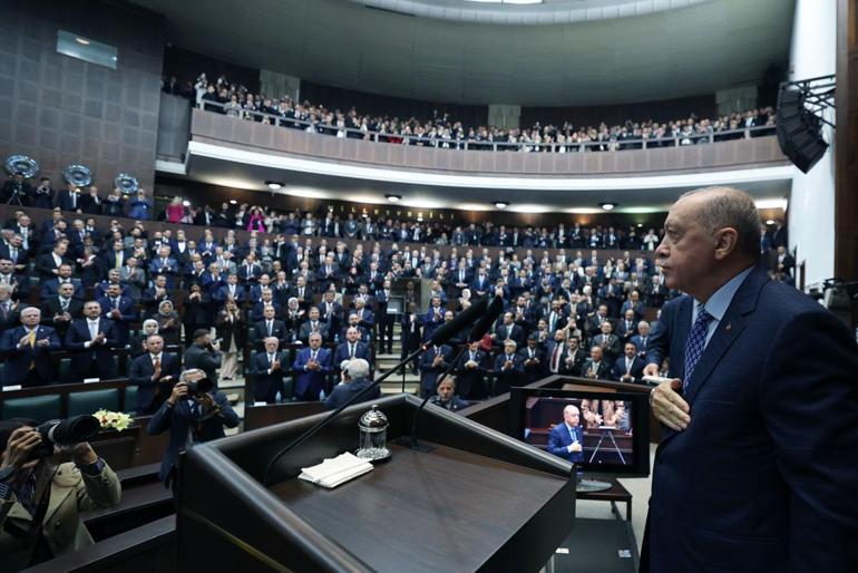Cumhurbaşkanı Erdoğandan Özgür Özele tepki: Hayırdır kiminle savaştasınız