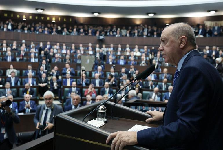 Cumhurbaşkanı Erdoğandan Özgür Özele tepki: Hayırdır kiminle savaştasınız