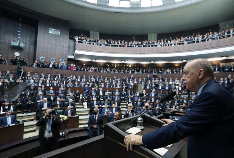 Cumhurbaşkanı Erdoğandan Özgür Özele tepki: Hayırdır kiminle savaştasınız