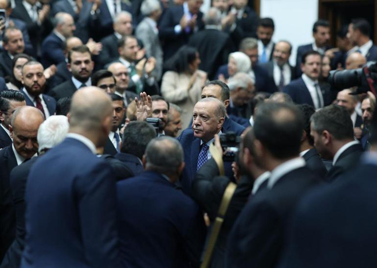 Cumhurbaşkanı Erdoğandan Özgür Özele tepki: Hayırdır kiminle savaştasınız