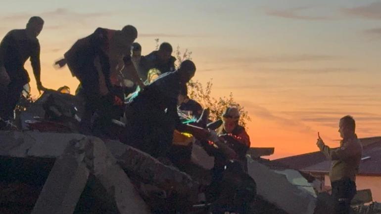 Zonguldakta 3 katlı bina çöktü 1 kişi kurtarıldı, enkaz altındaki kişiyi kurtarma çalışmaları sürüyor