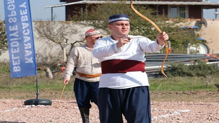 Bursada Geleneksel Türk Okçuluk Türkiye Şampiyonası 2’nci gününde sürüyor