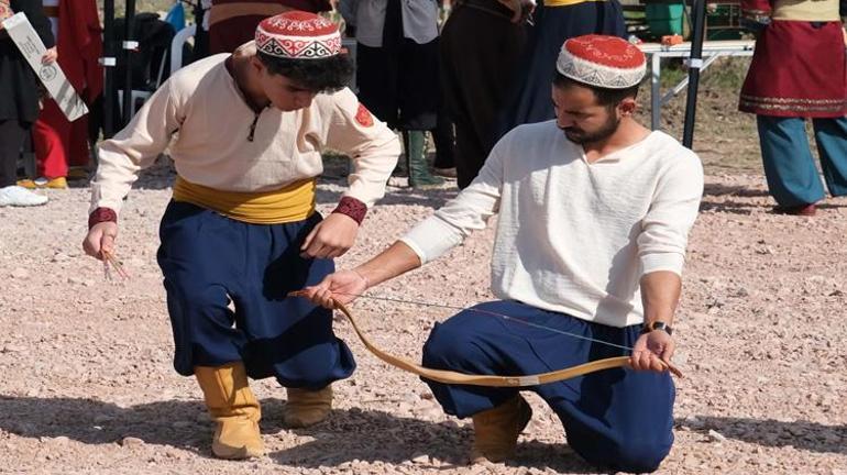 Bursada Geleneksel Türk Okçuluk Türkiye Şampiyonası 2’nci gününde sürüyor
