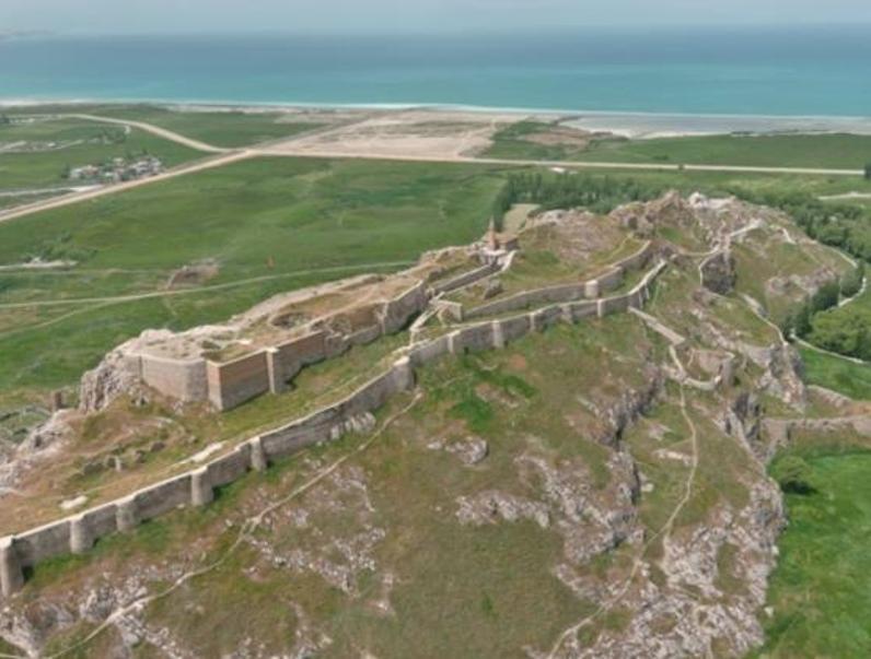 Van'ın tarihi mirası: Van Kalesi