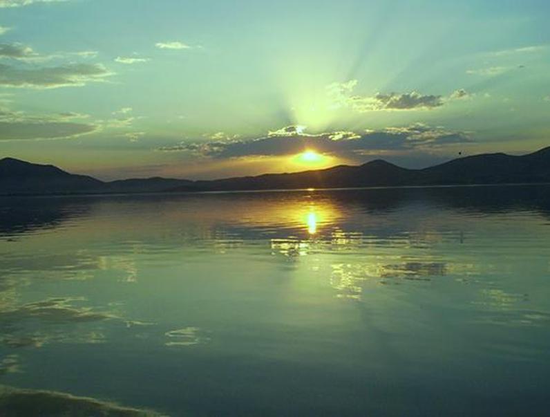 Hazar Gölü ve Hazarbaba Dağı