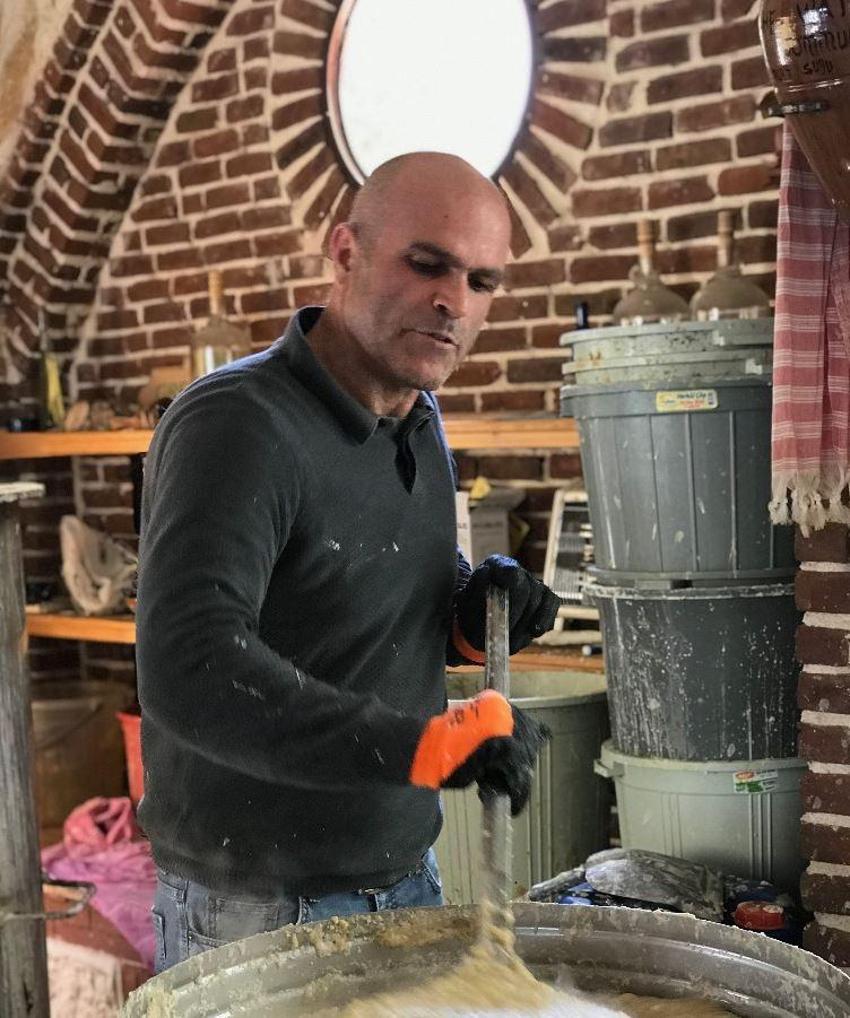 Sipariş yağıyor! Pişirmesi 3 gün sürüyor, 250 çeşit üretiyor...