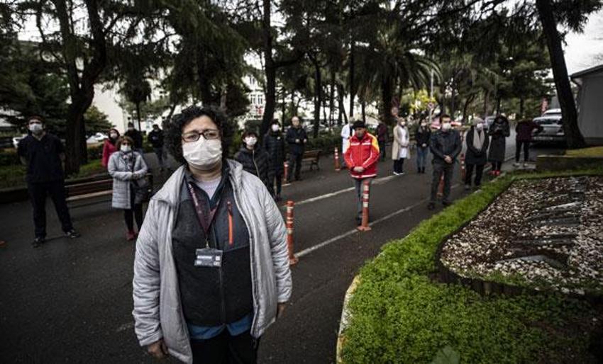 Corona virüsten hayatını kaybeden Prof. Dr. Öz için Cerrahpaşa'da 1 dakikalık saygı duruşu