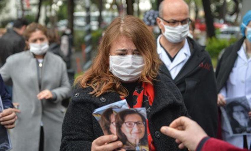 Corona virüsten hayatını kaybeden Prof. Dr. Öz için Cerrahpaşa'da 1 dakikalık saygı duruşu