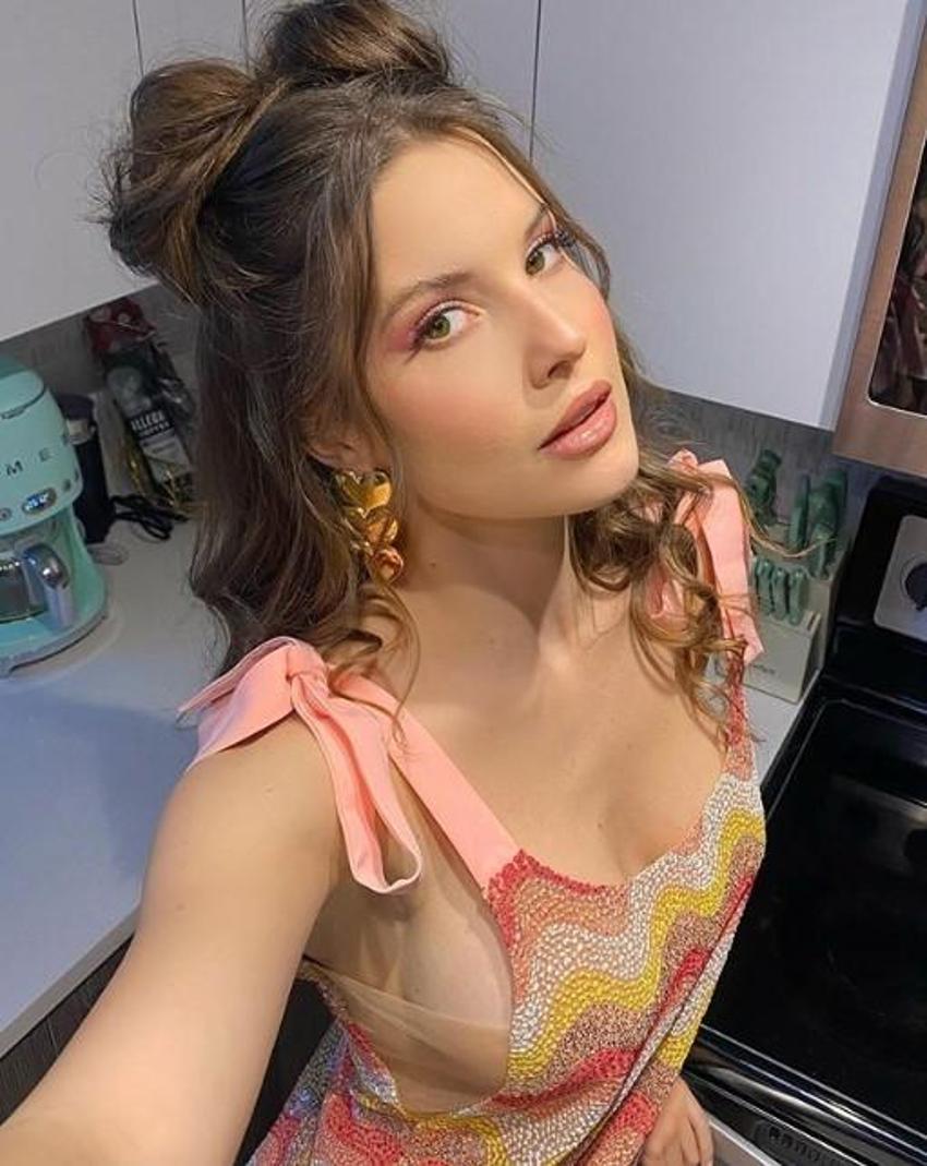 Amanda Cerny'den bikilini karantina selfiesi!