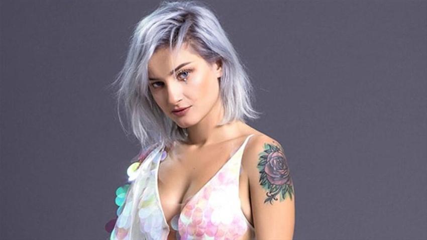 Güliz Ayla'dan karantinada direk dansı