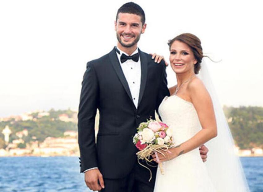 Berk Oktay'ın eski eşi Merve Şarapçıoğlu paylaşımıyla kafaları karıştırdı