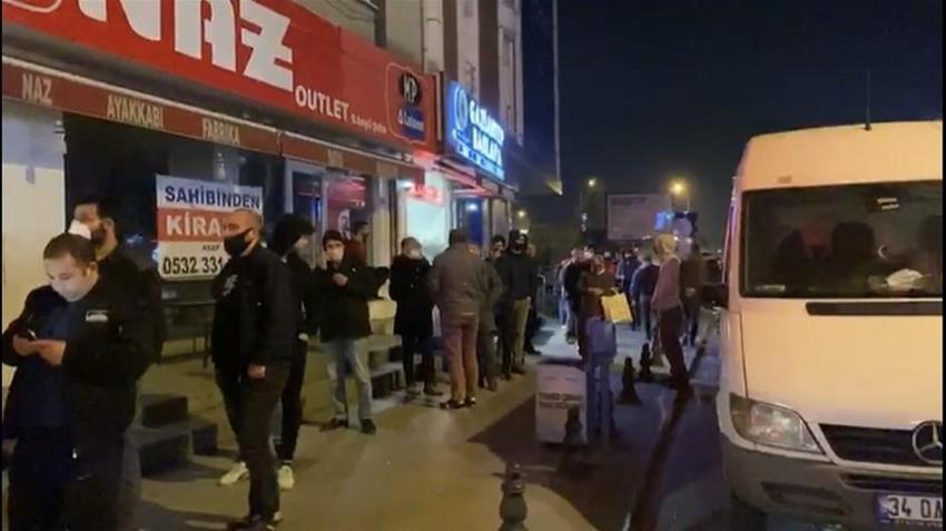 Sokağa çıkma yasağı sonrası vatandaşlar market ve fırınlara akın etti