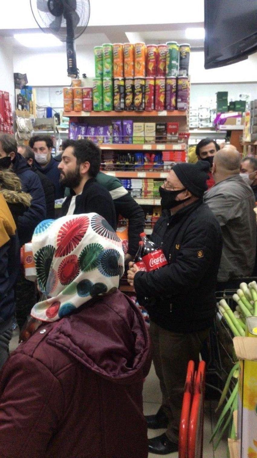Sokağa çıkma yasağı sonrası vatandaşlar market ve fırınlara akın etti
