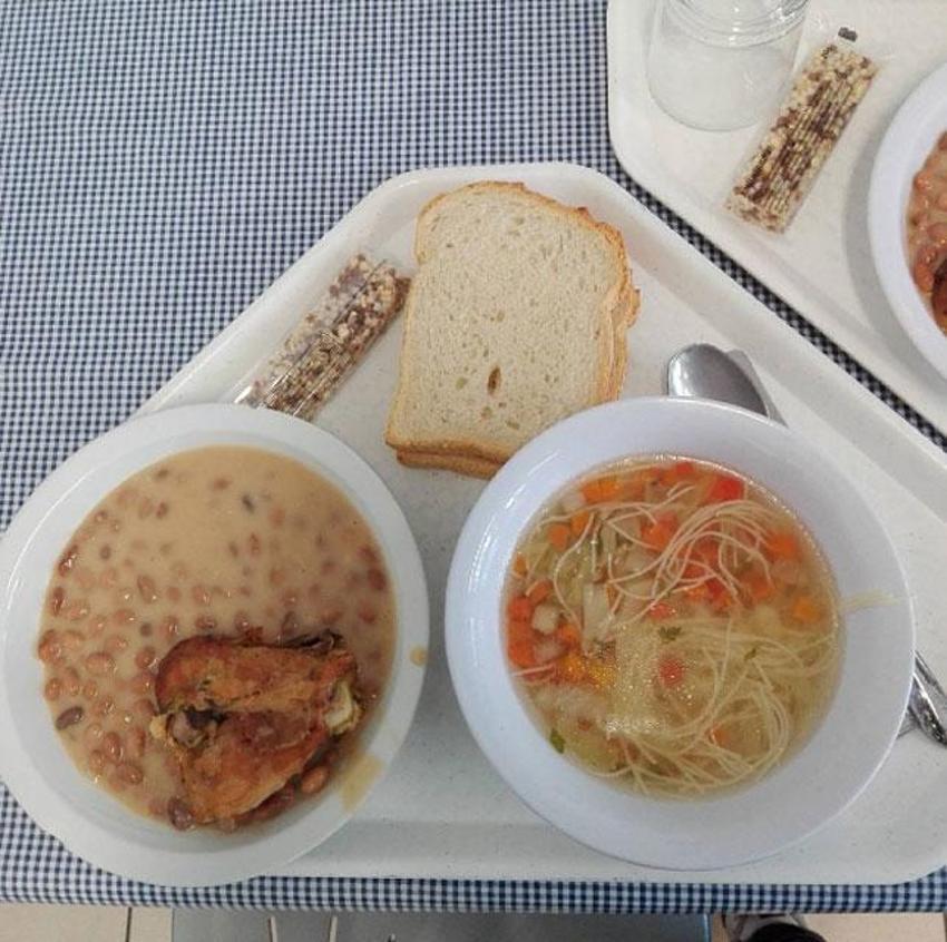 Diğer ülkelerde öğrenciler öğle yemeğinde ne yiyor?
