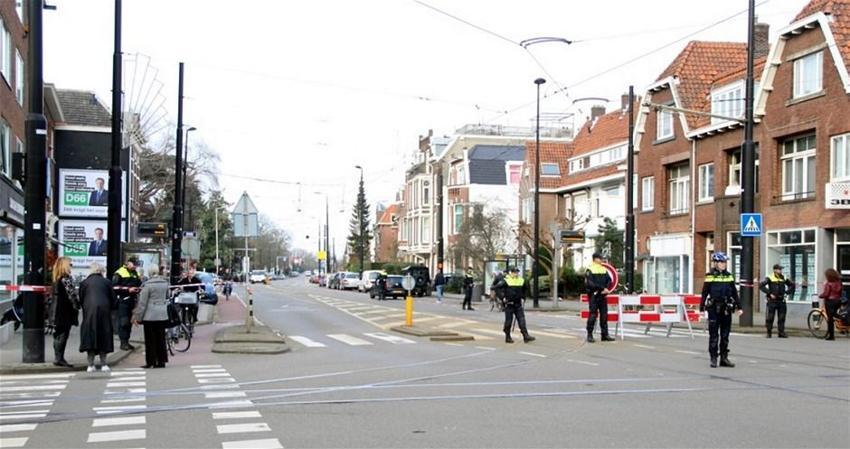 Türkiye'nin Rotterdam Başkonsolosluğu önündeki yol kapatıldı