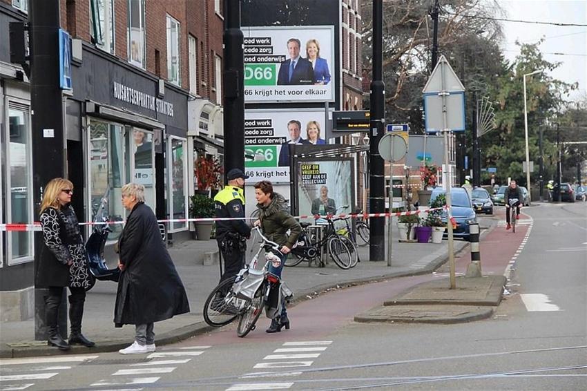 Türkiye'nin Rotterdam Başkonsolosluğu önündeki yol kapatıldı