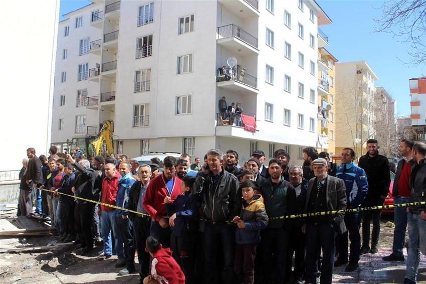 İnşaat kazısında Rus komutana ait mezar çıktı