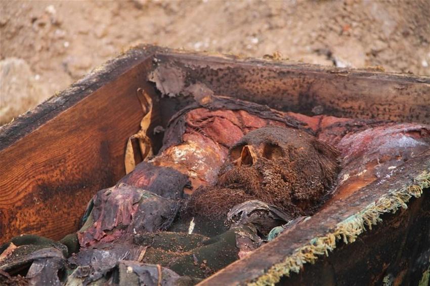 İnşaat kazısında Rus komutana ait mezar çıktı