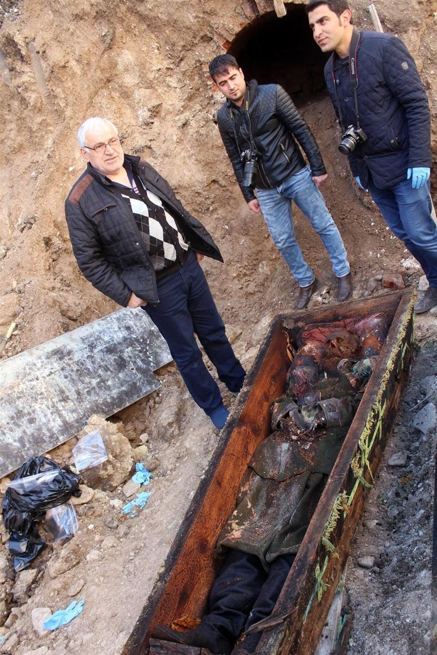 İnşaat kazısında Rus komutana ait mezar çıktı