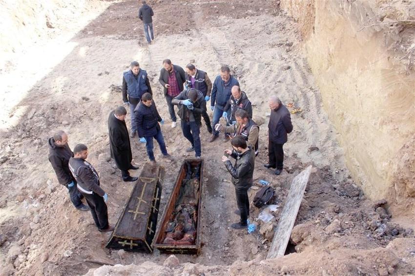 İnşaat kazısında Rus komutana ait mezar çıktı