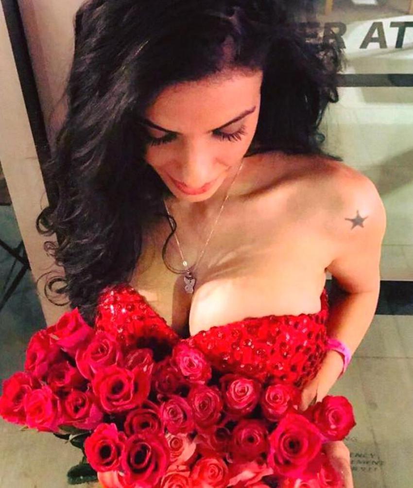 Diyarbakırlı Elif Çelik sosyal medyayı sallıyor!