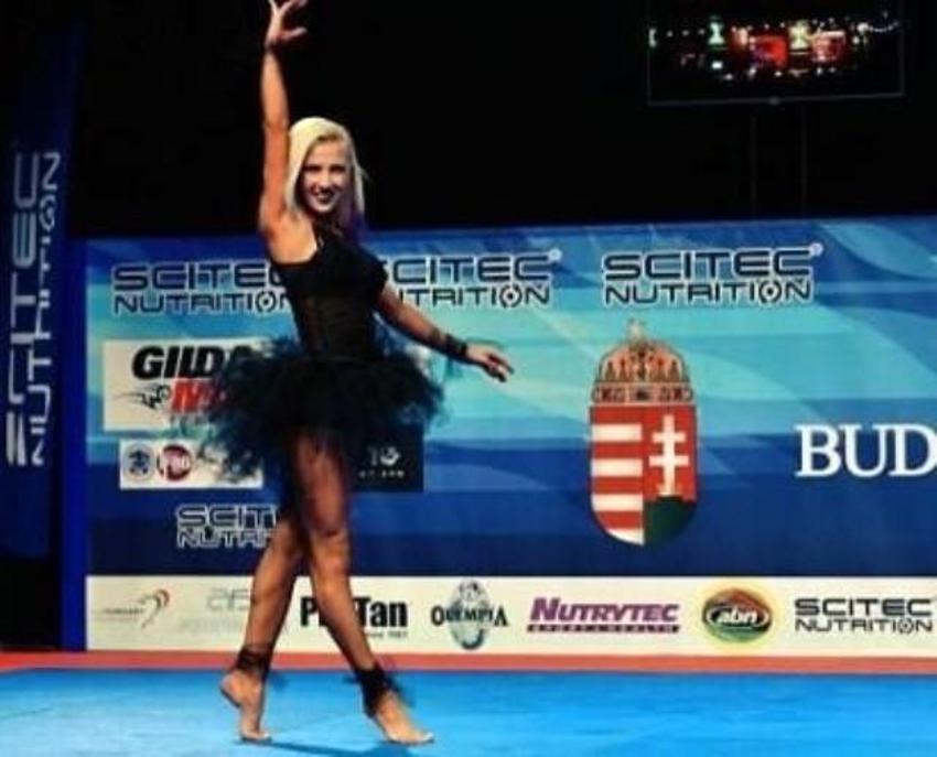 Survivor Elif'in vücut geliştirmedeki fotoğrafları görenleri şoke etti