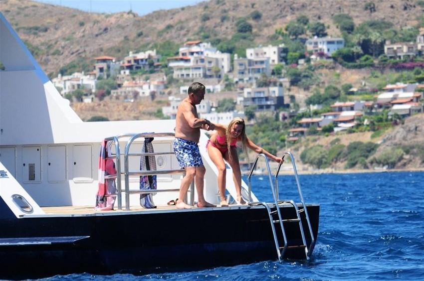 Ali Ağaoğlu'nun aşk tatili...