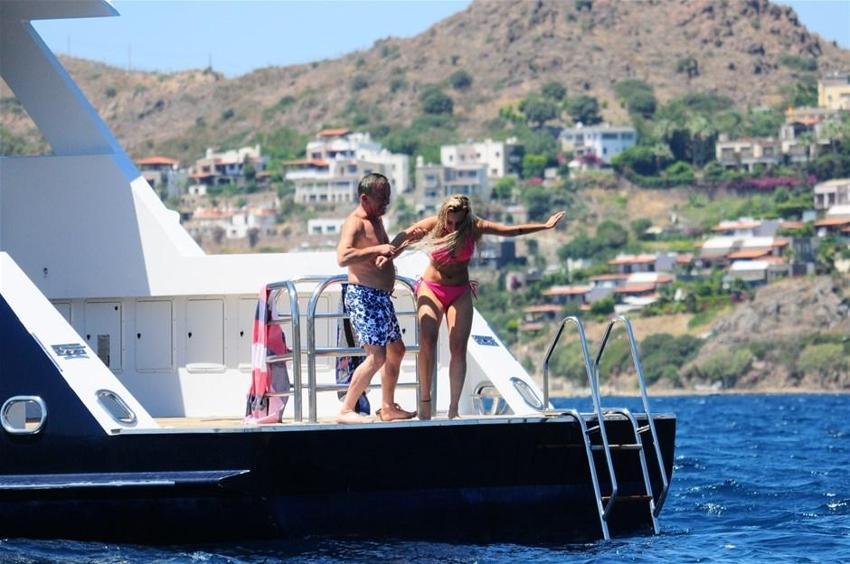 Ali Ağaoğlu'nun aşk tatili...