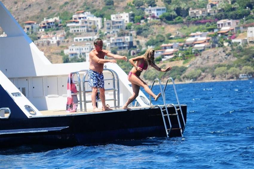 Ali Ağaoğlu'nun aşk tatili...