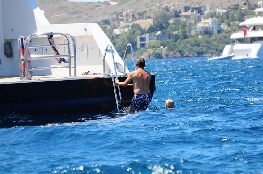 Ali Ağaoğlu'nun aşk tatili...