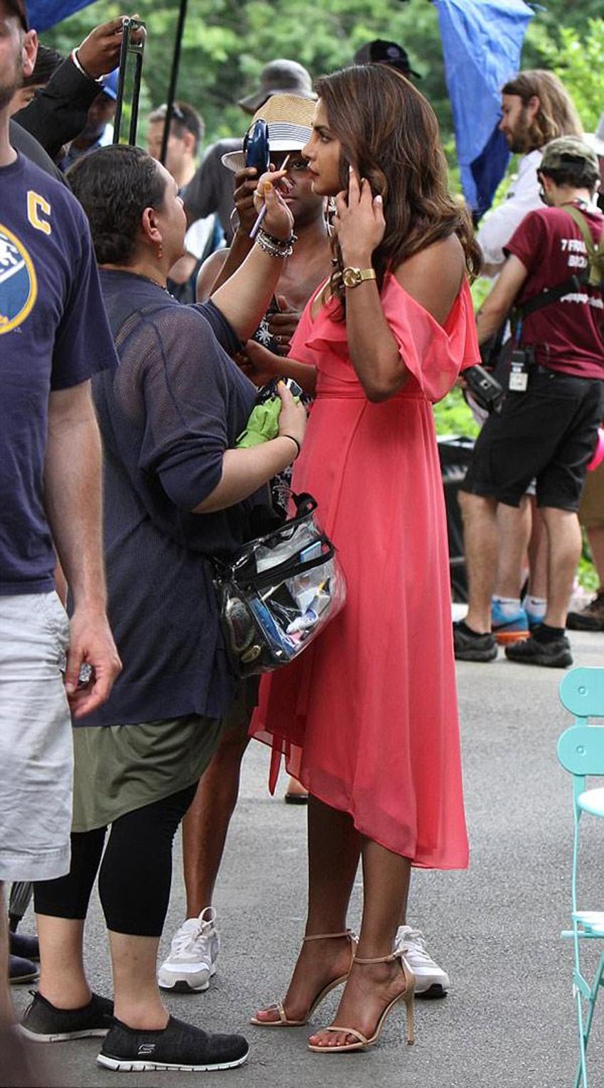Priyanka Chopra böyle yakalandı!